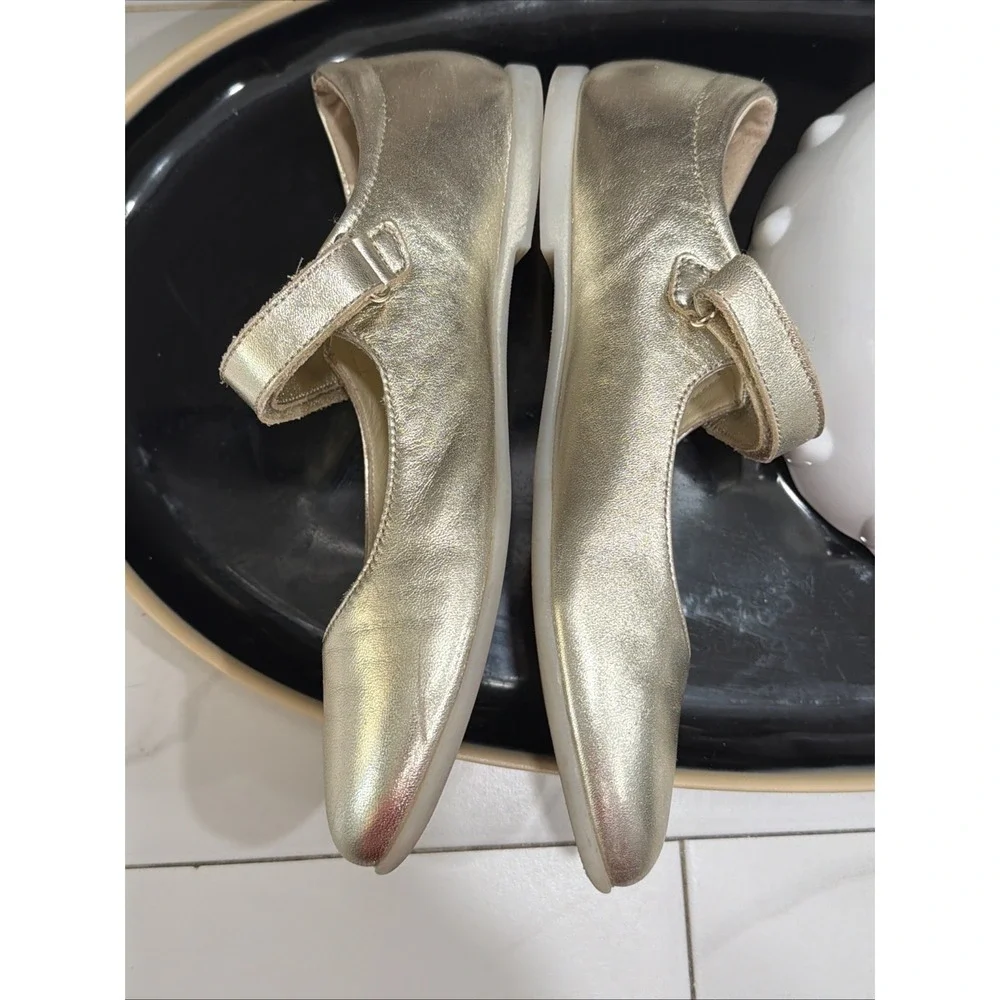 Naturino Girls Gold Leather Mary Janes  Size 37 US Size 5.5